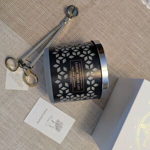 NEW! Scented 3-wick Soy Candle With Gift Box & Paddywax Wick Trimmer Set
